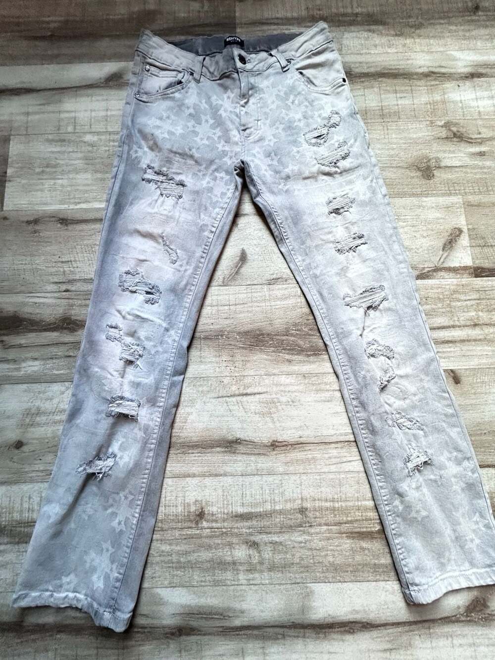 REHYPE Gray Distressed Cross and Star Pattern Jeans W32 L32